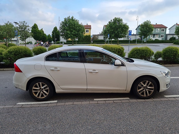 Volvo S60 3 of 6