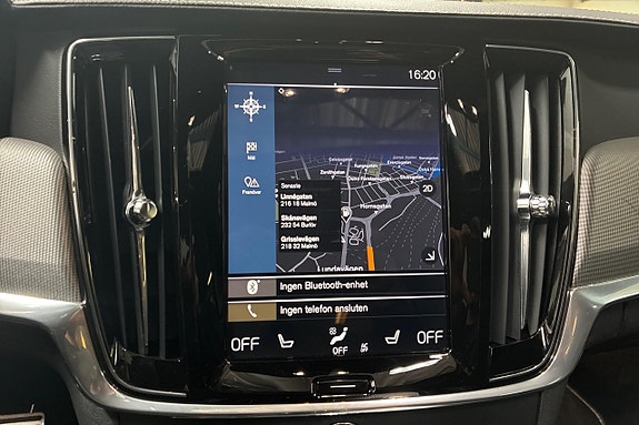 Volvo S90 18 of 29