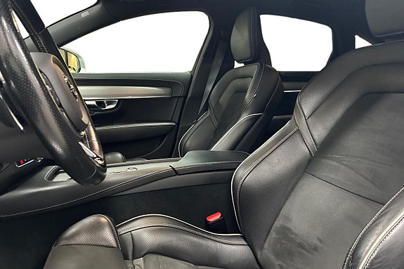 Volvo S90 13 of 29
