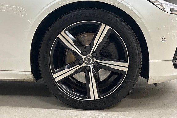 Volvo S90 11 of 29