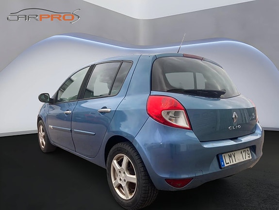 Renault Clio 6 of 10