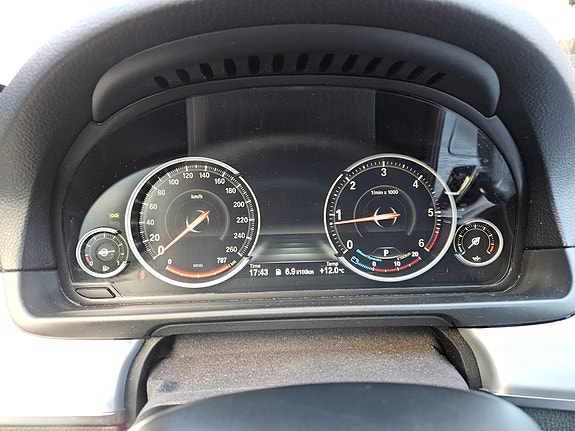 BMW 520d 4 of 6
