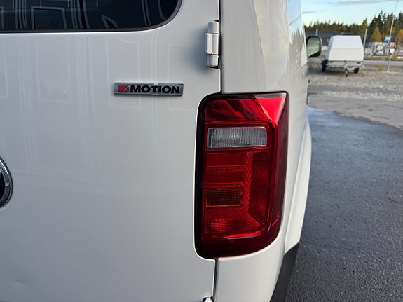 Volkswagen Caddy Maxi 25 of 27