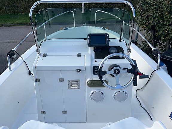 Atlantic Marine 505 Open 4 of 5