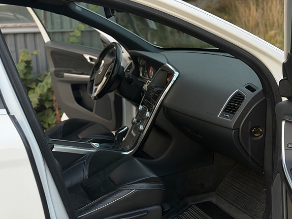 Volvo XC60 7 of 9