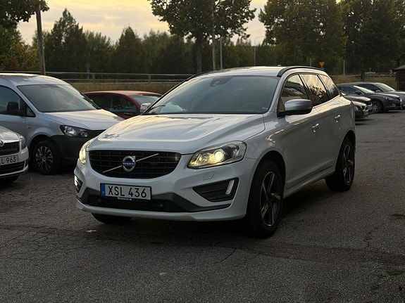 Volvo XC60 2 of 9
