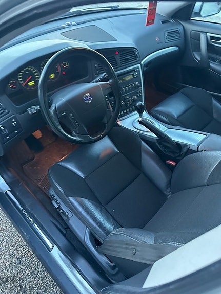 Volvo V70 8 of 17