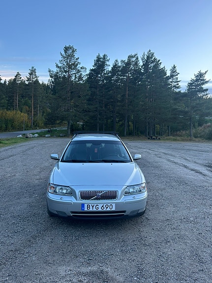Volvo V70 7 of 17