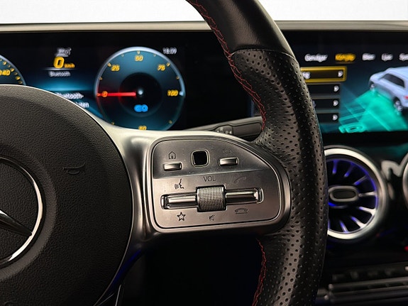 Mercedes-Benz EQB300 15 of 30