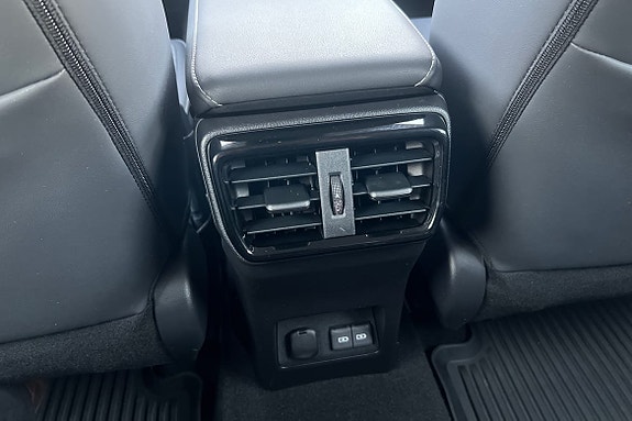 Lexus NX350h 19 of 26