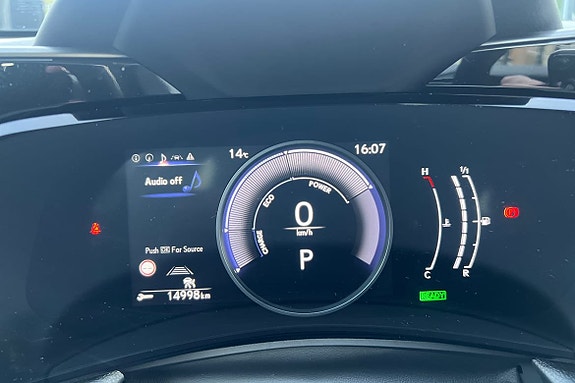 Lexus NX350h 14 of 26