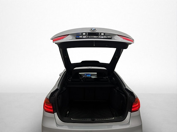 BMW 335i 9 of 30