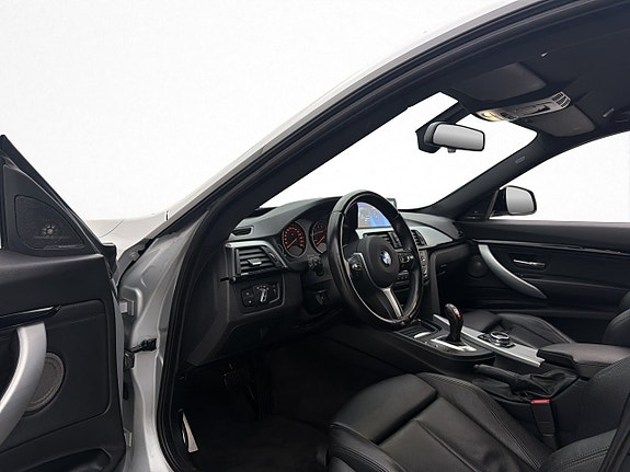 BMW 335i 12 of 30