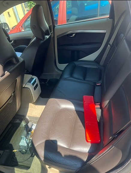 Volvo XC70 8 of 18