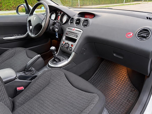 Peugeot 308 SW 6 of 9