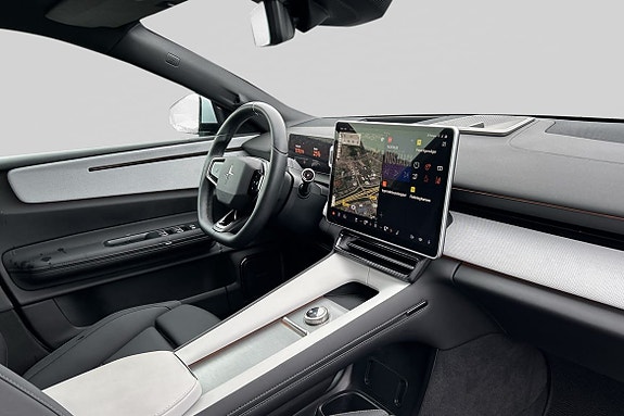 Polestar 4 14 of 15