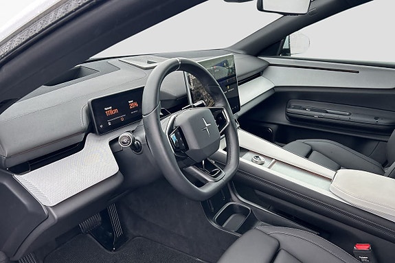 Polestar 4 11 of 15