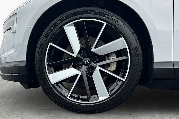 Polestar 4 6 of 15
