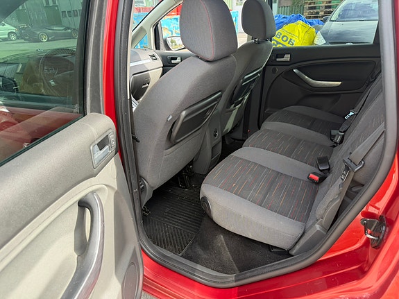 Ford C-Max 7 of 10
