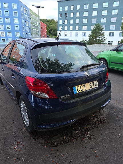 Peugeot 207 2 of 5