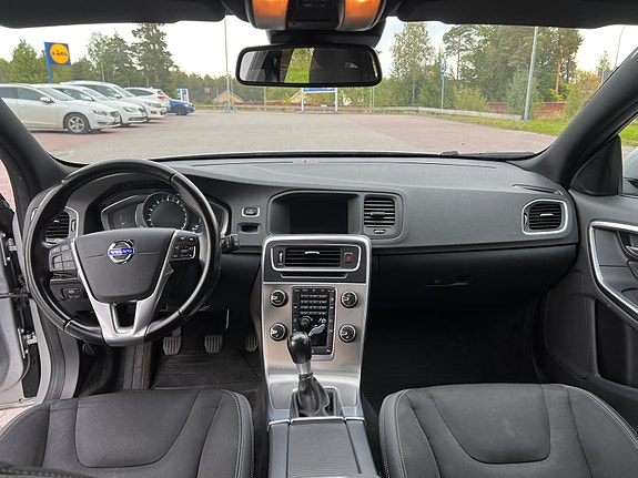 Volvo V60 6 of 12