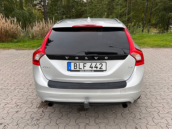 Volvo V60 7 of 12