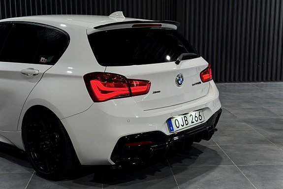 BMW M140i 7 of 23