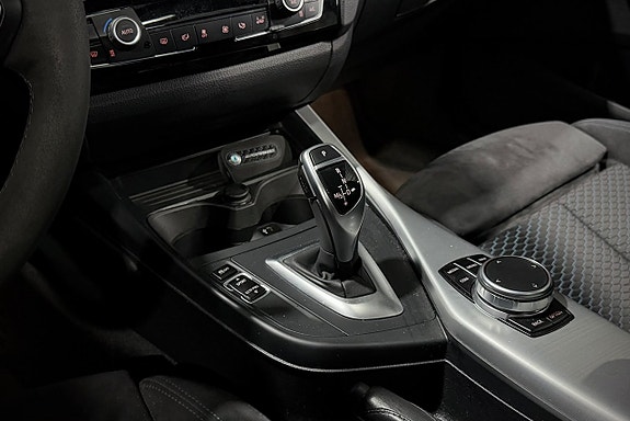 BMW M140i 17 of 23