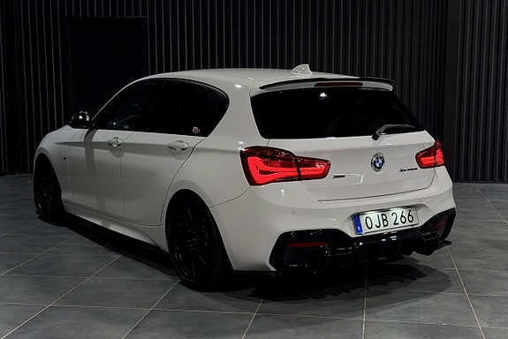 BMW M140i 6 of 23