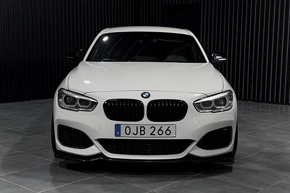BMW M140i 2 of 23