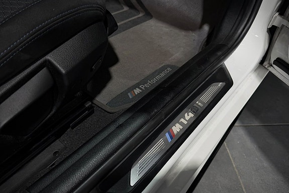 BMW M140i 20 of 23