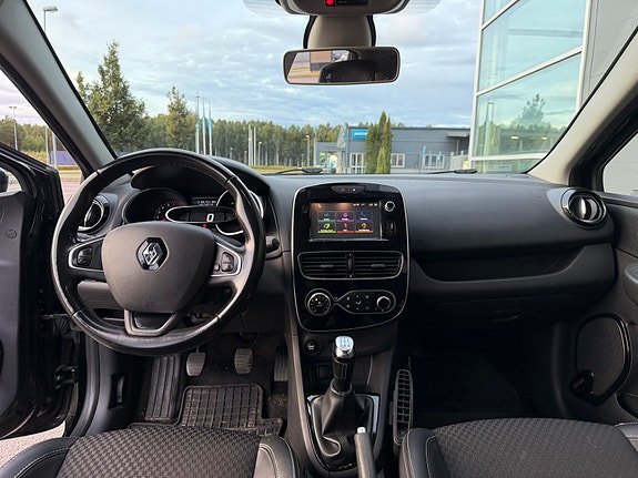 Renault Clio 9 of 11