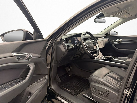 Audi e-tron 11 of 30