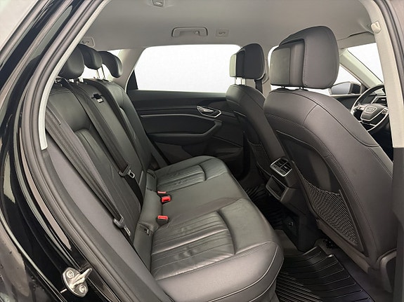 Audi e-tron 17 of 30
