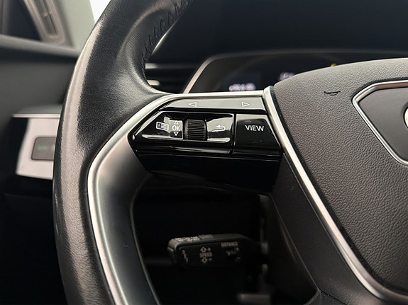 Audi e-tron 19 of 30