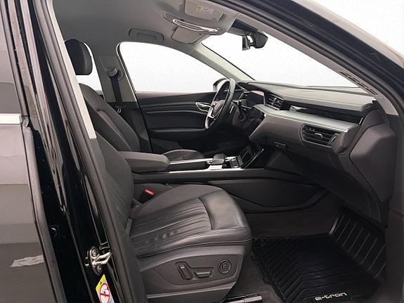 Audi e-tron 15 of 30