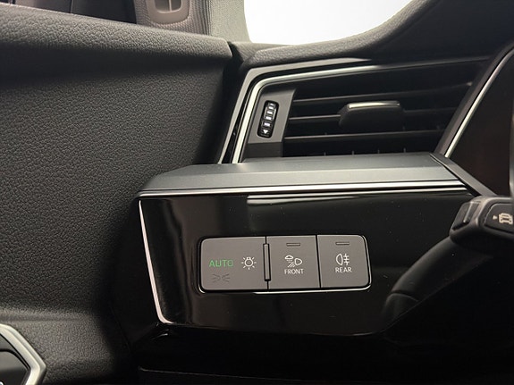 Audi e-tron 28 of 30