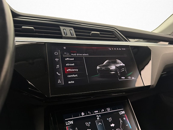 Audi e-tron 22 of 30
