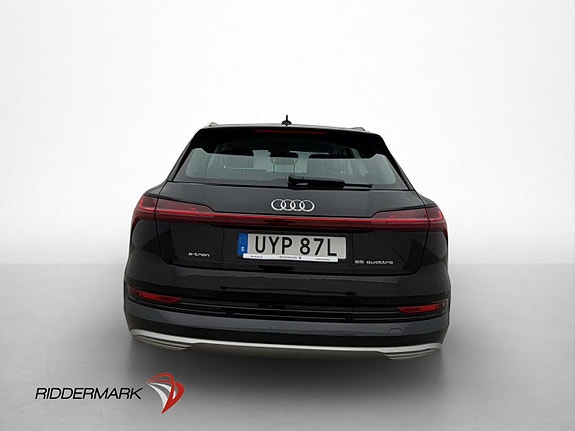 Audi e-tron 8 of 30