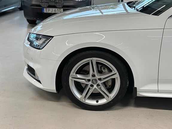 Audi A4 4 of 28