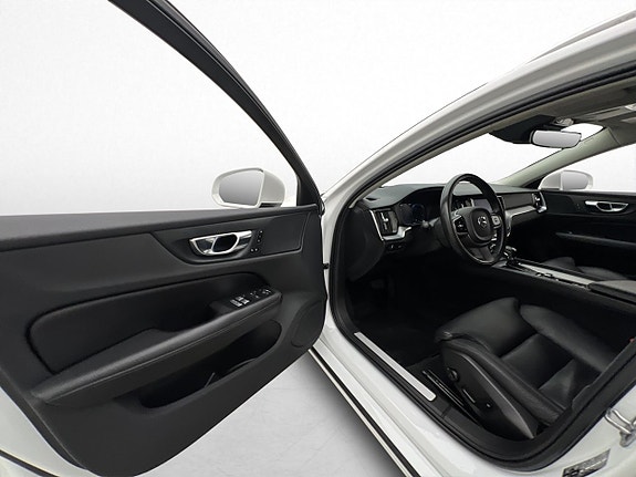 Volvo V60 13 of 30