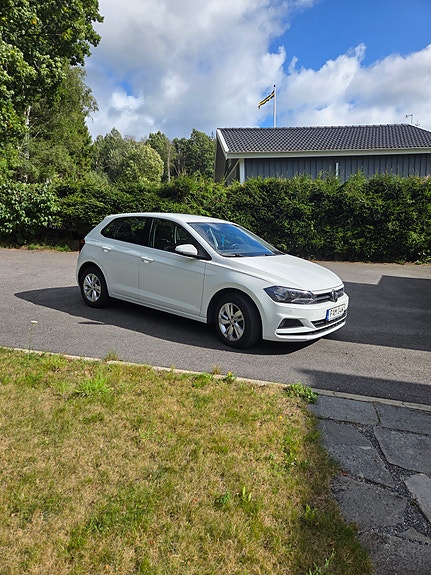 Volkswagen Polo 2 of 4