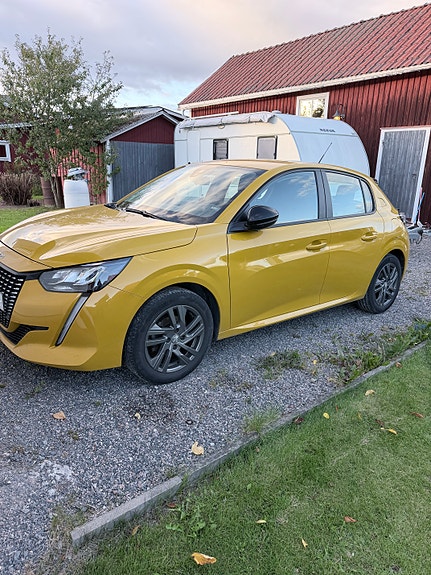 Peugeot 208 2 of 2