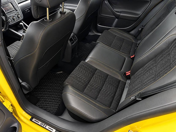 Volkswagen Golf I 11 of 17