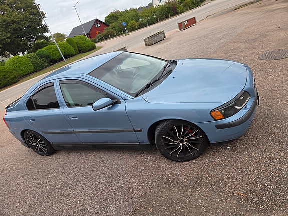 Volvo S60 4 of 5