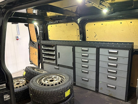 Ford Transit Custom 10 of 14