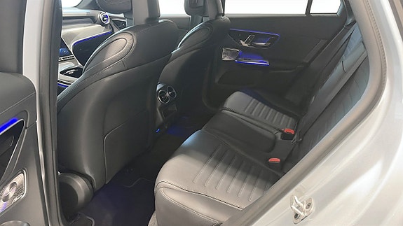 Mercedes-Benz GLC300 7 of 13