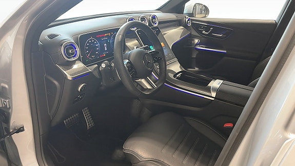 Mercedes-Benz GLC300 8 of 13