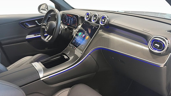 Mercedes-Benz GLC300 11 of 13