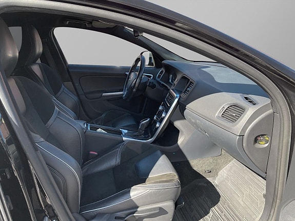 Volvo S60 7 of 11